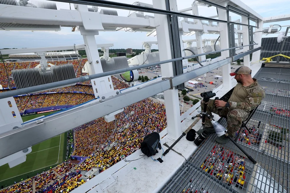 Snipers na Copa monitorando partida entre Equador e Curaçao