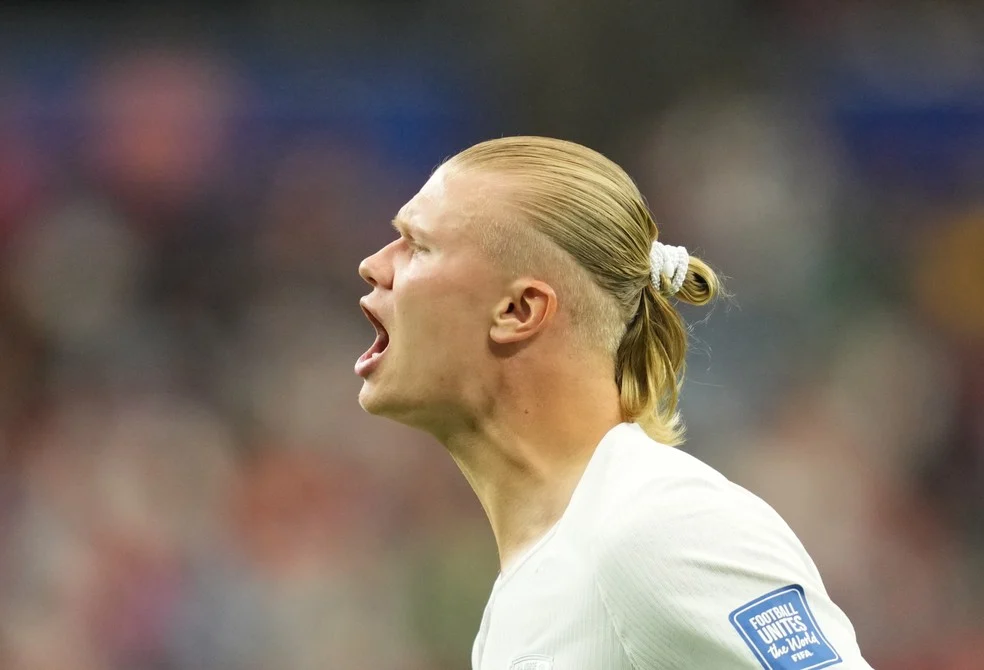 Erling Haaland rabo de cavalo em ação