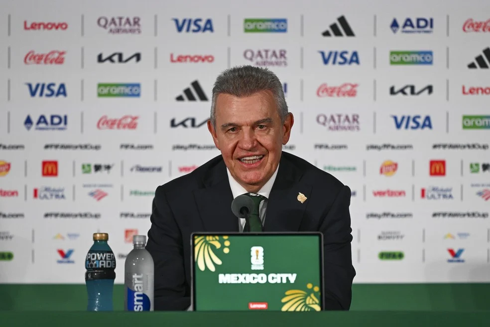 Técnico do México Javier Aguirre durante entrevista no Azteca