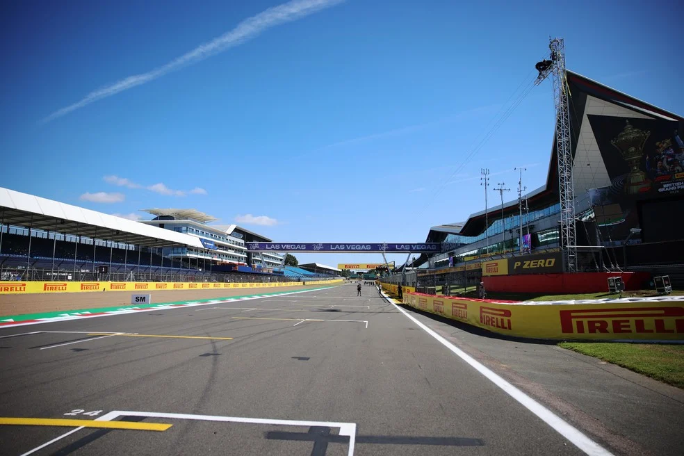 Treino 1 GP Grã-Bretanha no circuito de Silverstone