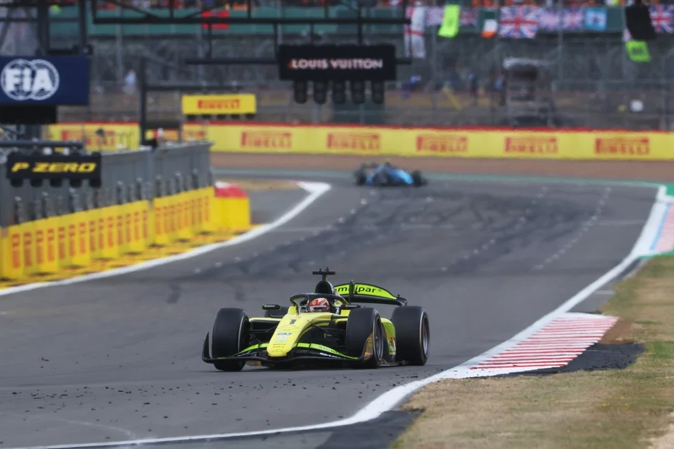 Rafael Câmara F2 em ação em Silverstone