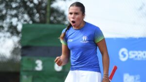 Paranaenses em Curitiba: Giulia Ferreira em quadra