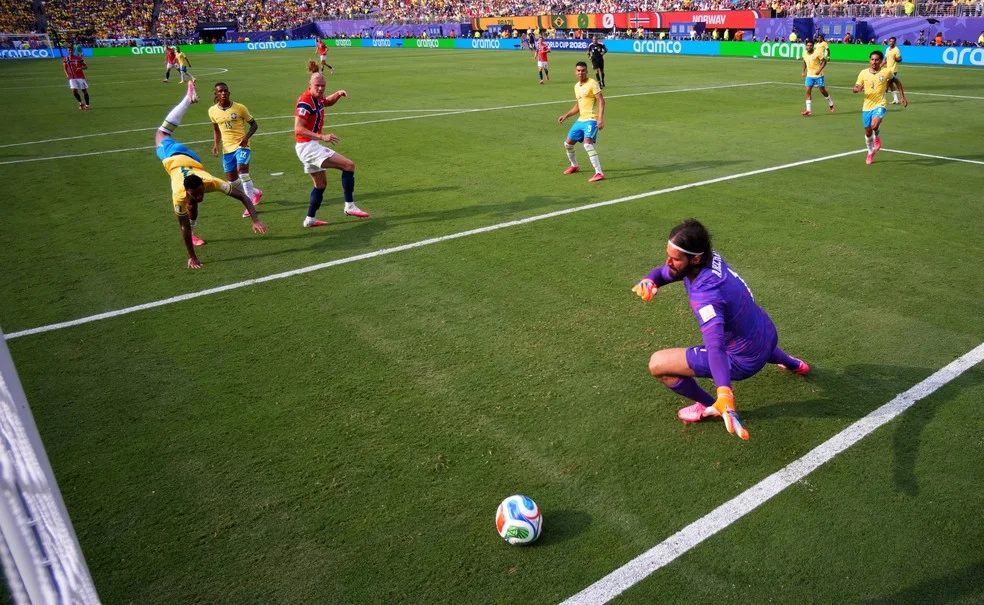 Haaland marca contra Brasil x Noruega — cabeçada que definiu o jogo