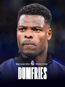Denzel Dumfries com a camisa do Real Madrid
