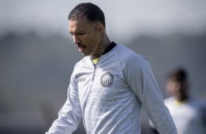 Operário-PR negocia: Joseph em treino do Operário-PR