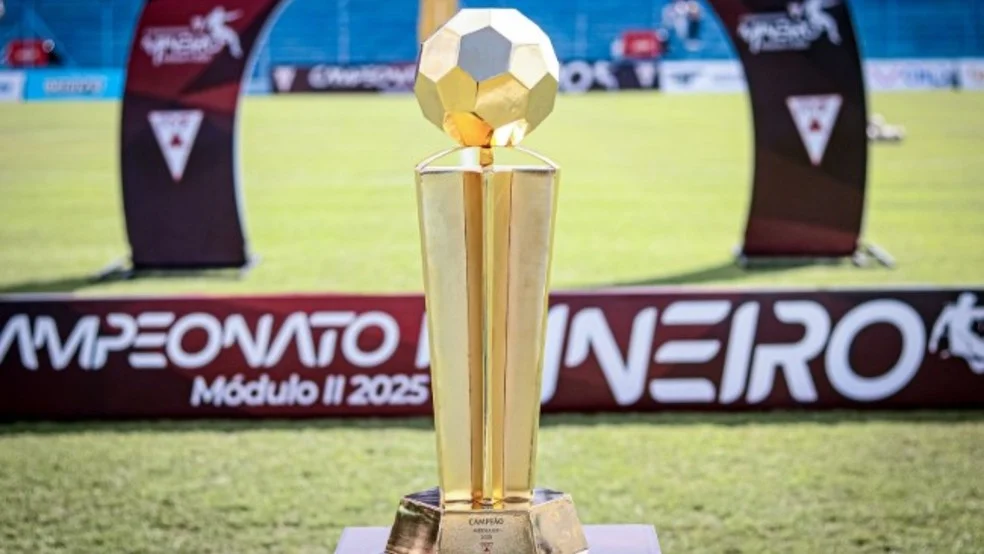 Jogadores em campo no Módulo 2 Mineiro
