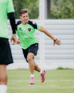 Lucas Sena, lateral do Botafogo-PB