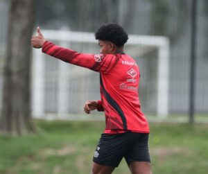 Reforços do Athletico: Jorge Rivaldo em jogo-treino