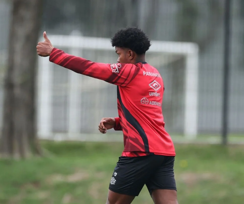 Reforços do Athletico: Jorge Rivaldo em jogo-treino