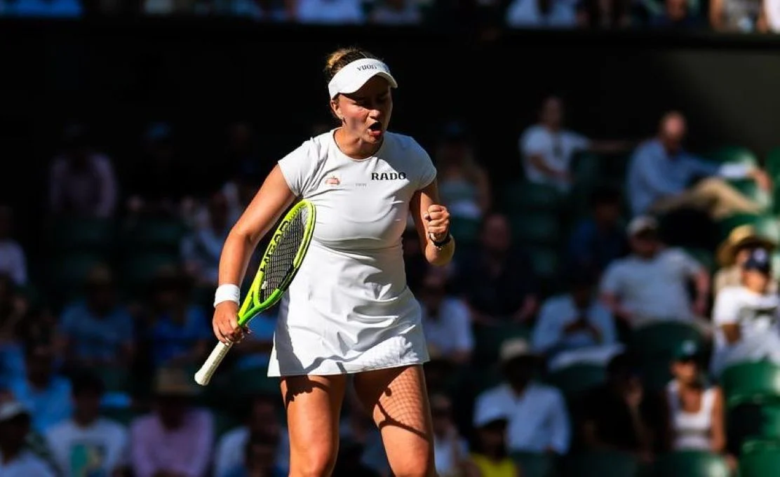 Krejcikova Wimbledon em quadra