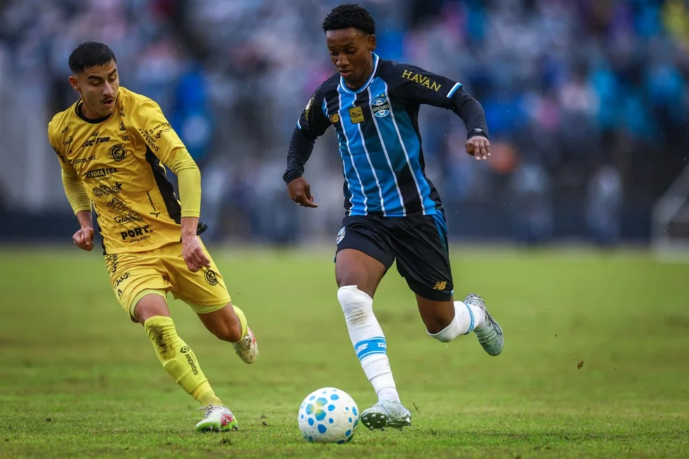 Gabriel Mec em amistoso pelo Grêmio