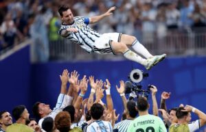 Reverenciar a Argentina: Messi é festejado pelo time da Argentina