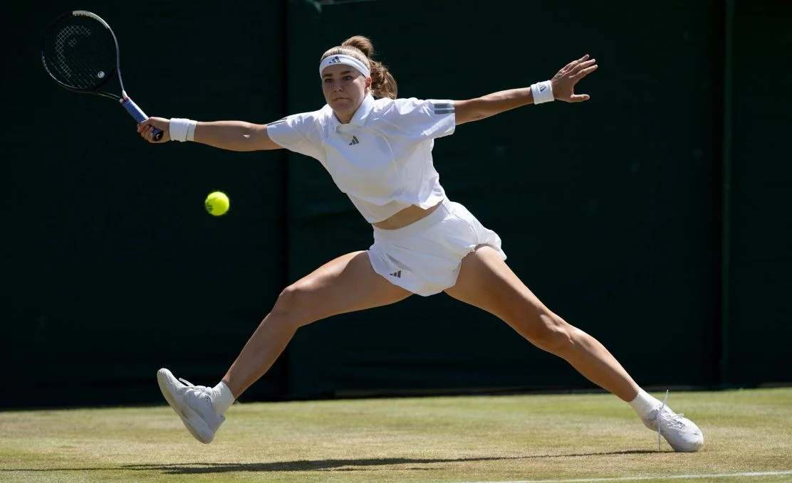 Muchova Wimbledon em ação