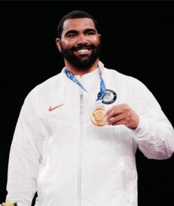 Gable Steveson estreia no UFC 329 — campeão olímpico