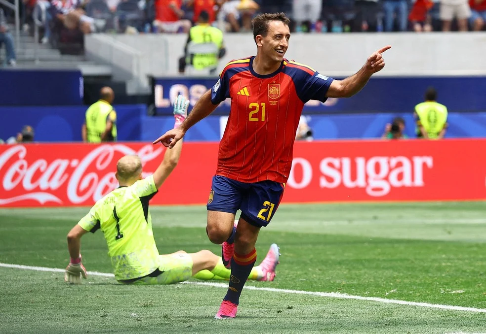 Mikel Oyarzabal comemorando gol — Oyarzabal Cartola