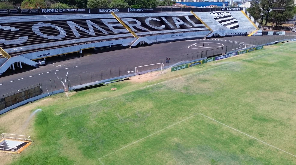 Fachada do estádio Palma Travassos - Palma Travassos