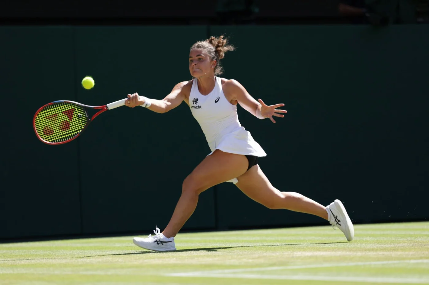 Paolini em Wimbledon em ação no golpe