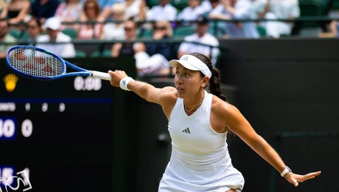 Pegula volta às quartas em Wimbledon — jogadora em ação