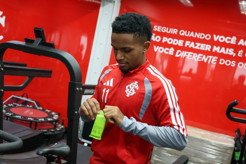 Contrato de Kayky congelado: Kayky com a camisa do Inter após passagem curta