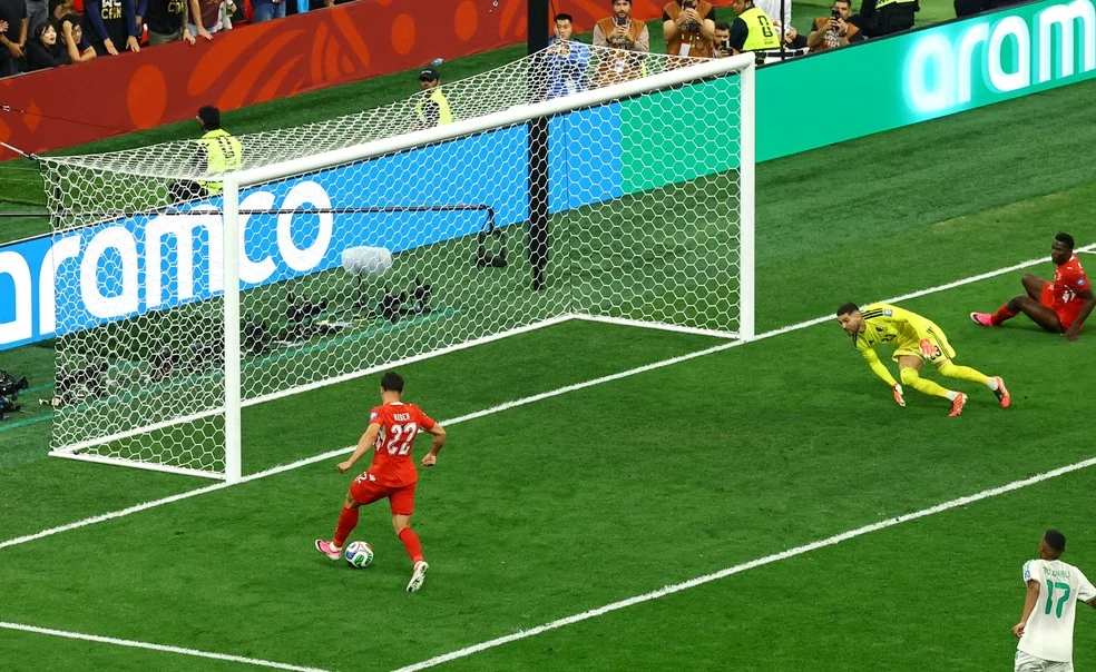 Gol perdido Suíça por Fabian Rieder contra a Argélia