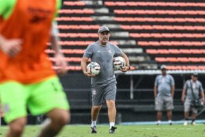 Cristian de Souza fala sobre garantir classificação do Santa Cruz