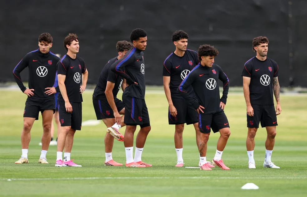 Treino da seleção dos Estados Unidos e o jejum contra europeus