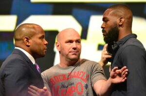 Daniel Cormier e Jon Jones — Jon Jones recusou oferta