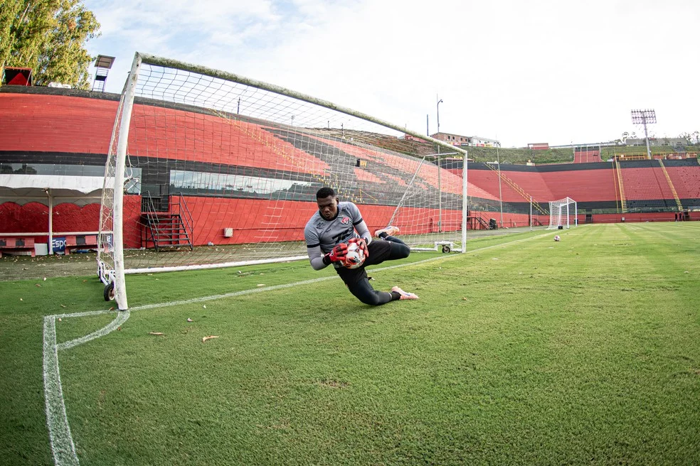 Yuri Sena em treino do Vitória