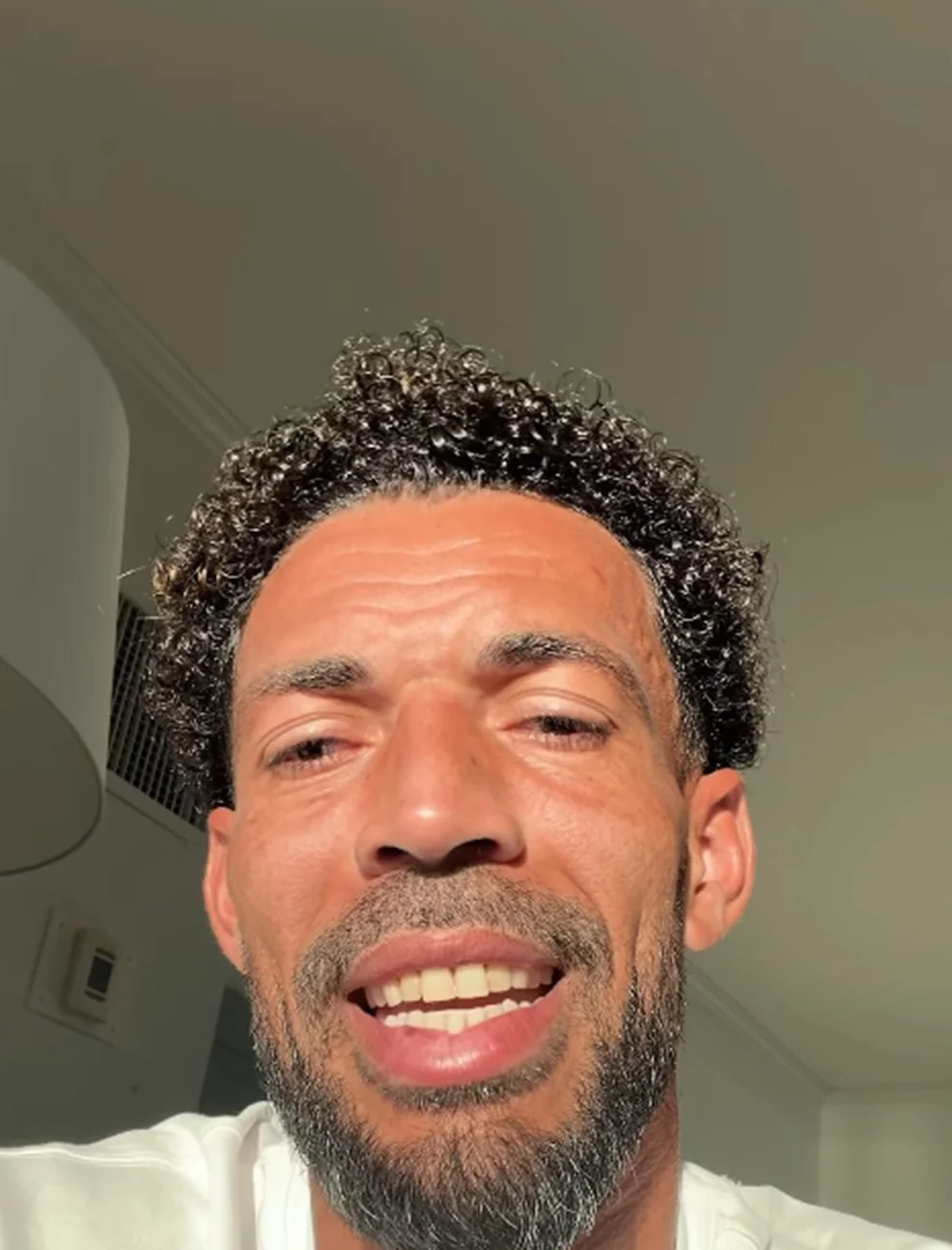 Vozinha faz primeira publi nas redes sociais