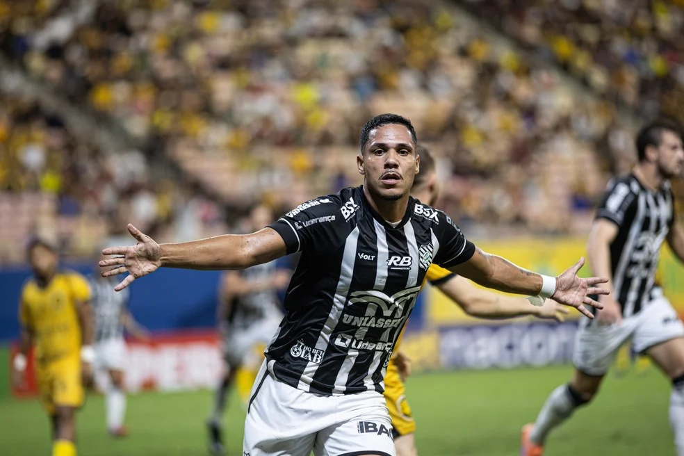 Lucas Alves Juventude comemoração do gol pelo Figueirense