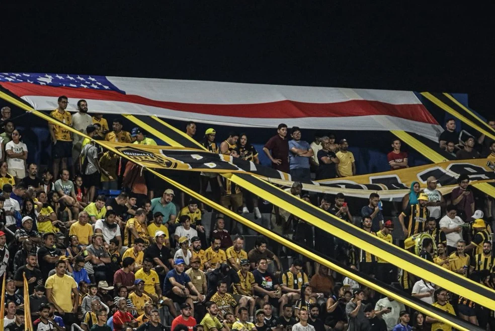 Torcida do Amazonas e Ingressos Amazonas em promoção