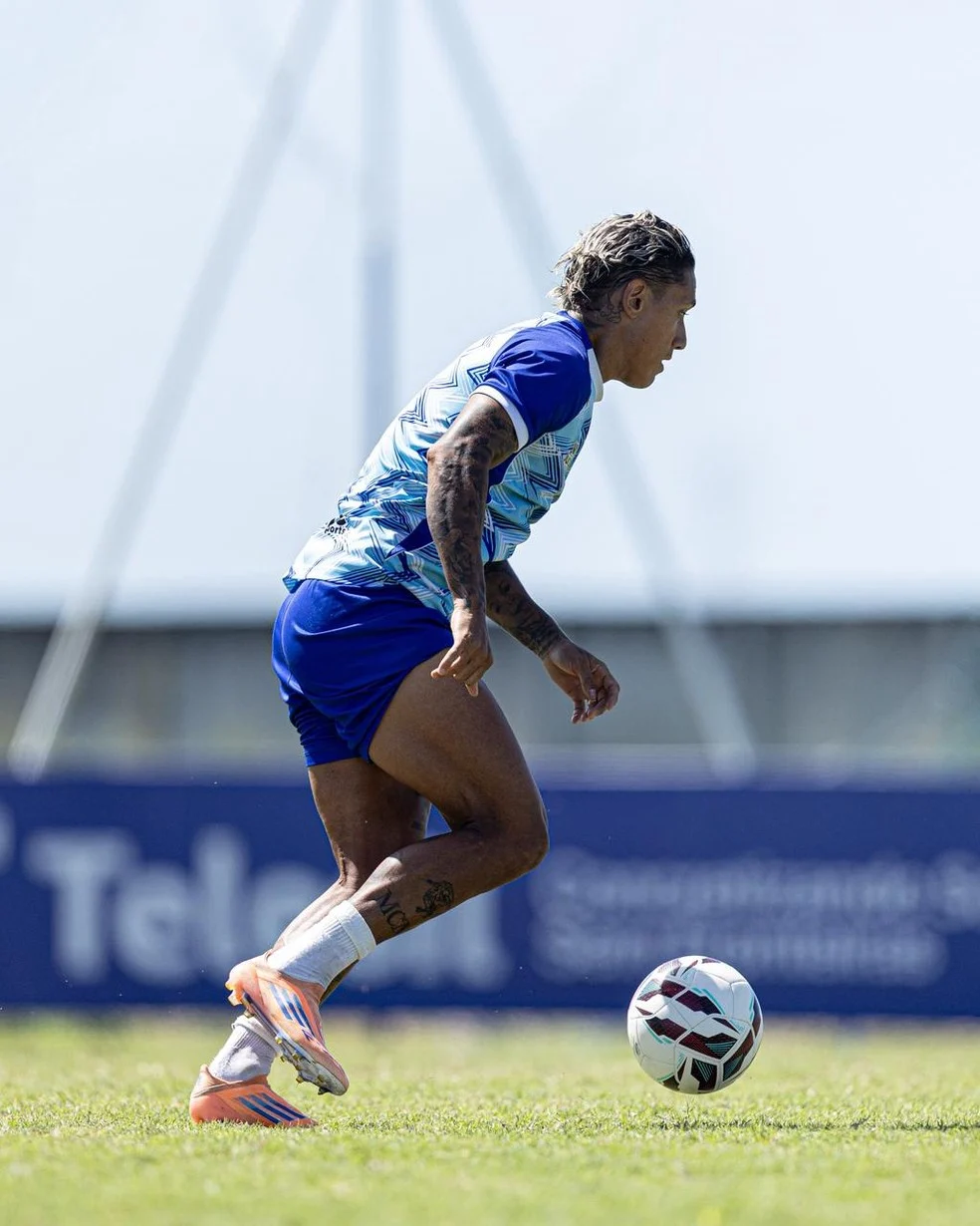 Dudu Figueiredo em treino do CSA — Escalação do CSA