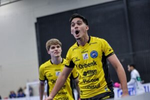 Tubarão vence Marreco - comemoração do Tubarão em Tubarão