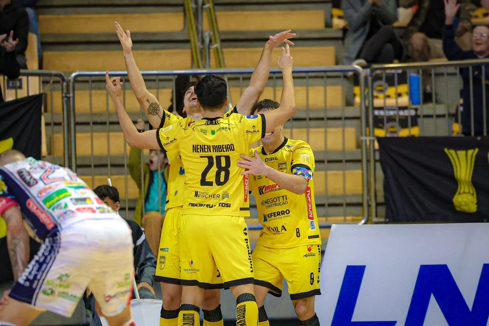 Jaraguá vence Cascavel na Arena Jaraguá — lance do jogo