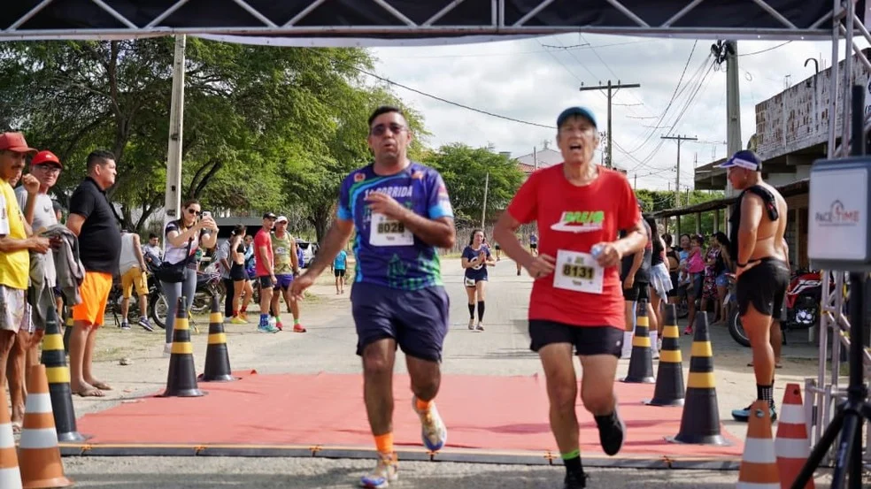 Corredores na Corrida de Santana em Brejo da Madre de Deus
