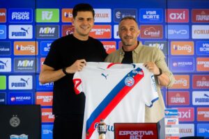 Marco Moreno em apresentação no Bahia