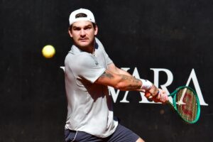 Wild Orlando Zormann em ação no saibro europeu