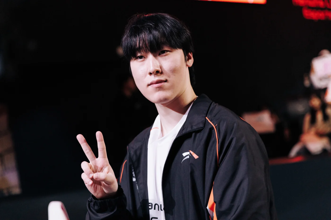 Zeka e Faker em interação durante bootcamp