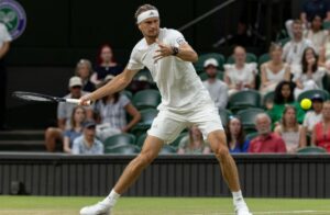 Zverev jogo suspenso em Wimbledon — forehand durante partida